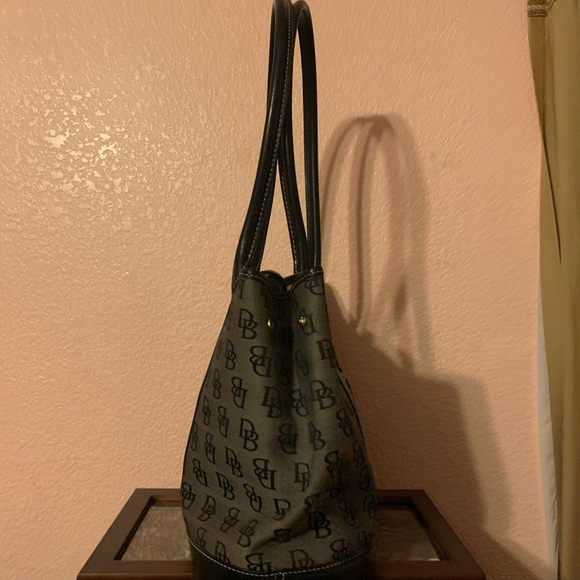 Dooney and Bourke tote - Picture 5 of 13